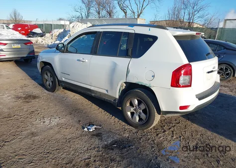 2013 Jeep Compass Latitude z USA, uszkodzony, nr VIN 1C4NJCEA0DD208416